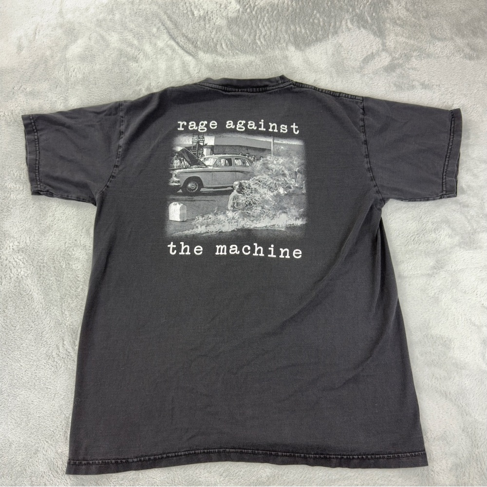 Vintage Rage Against the Machine Men's Size Large Fits Smaller Band T-shirt - Picture 5 of 13